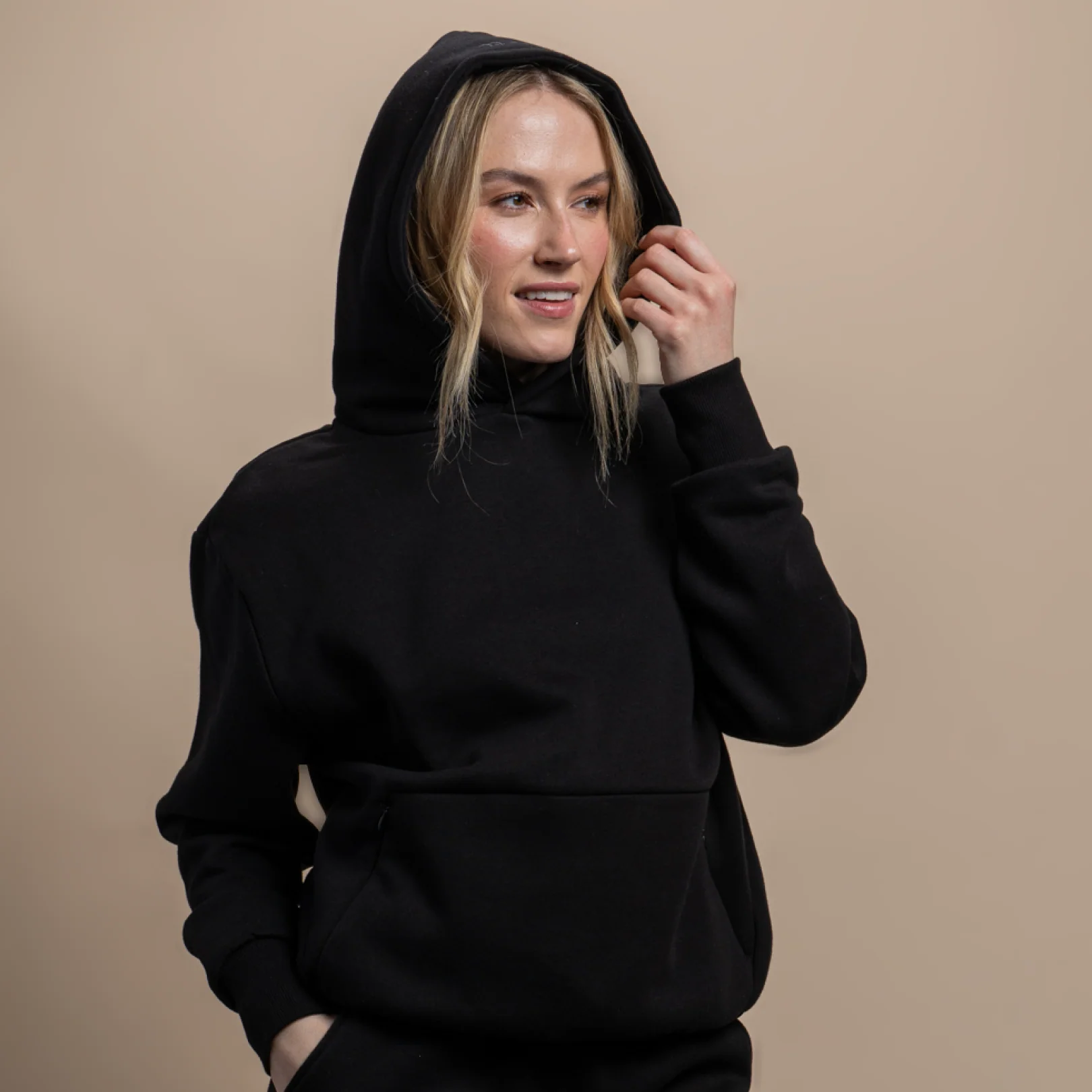 Trtl Women's Travel Hoodie - Image 10
