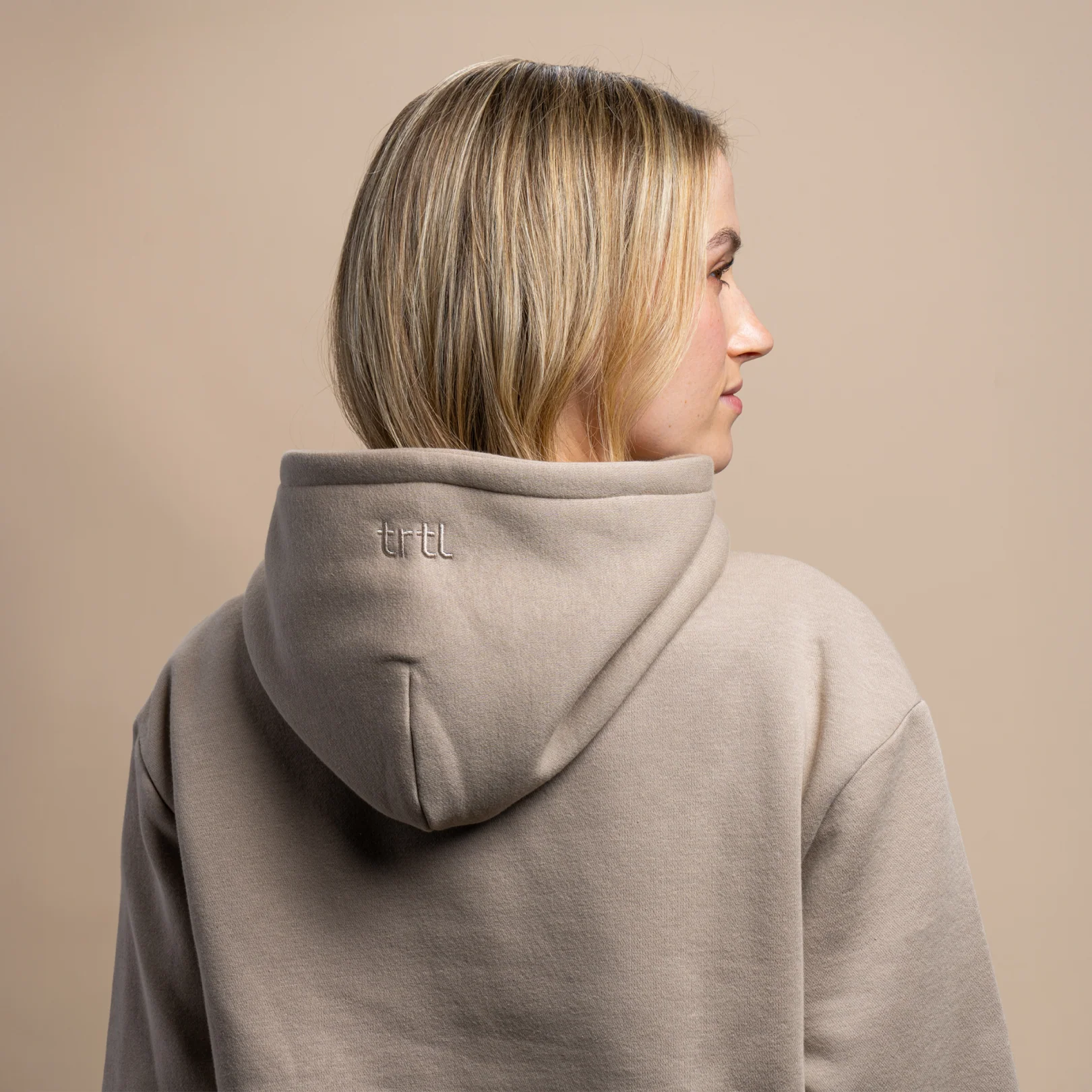 Trtl Women's Travel Hoodie - Image 9